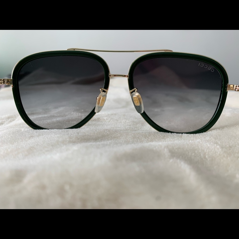 Vintage authentic Gucci sunglasses from non smoker in excellent condition!